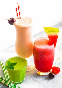 berry smoothie cocktails