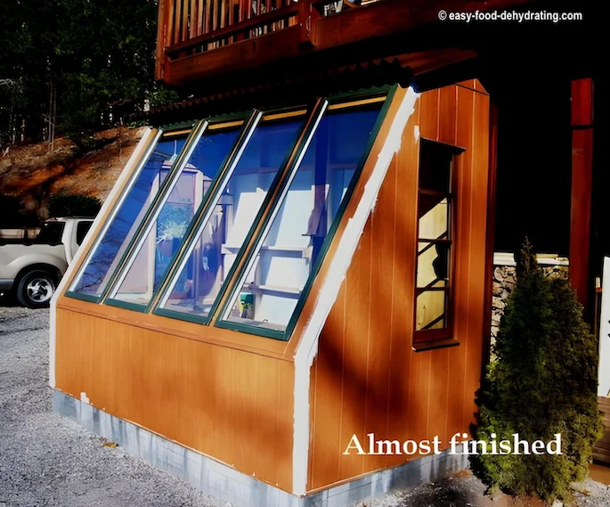Greenhouse built using recycled windows, situated beneath a deck... what a great use of space! Greenhouse built from recycled windows, situated beneath a deck.