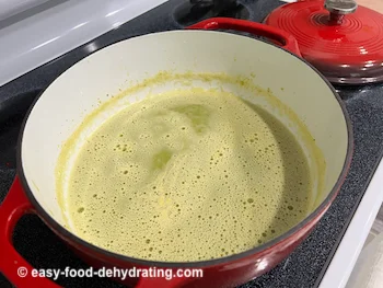 Pea soup after blending Pea soup after blending