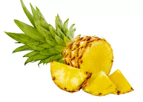 Whole pineapple with wedges